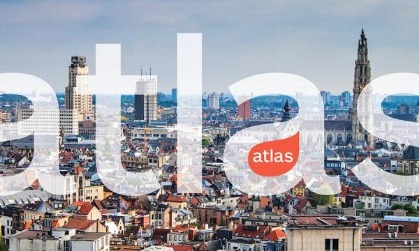 Atlas zorgt voor een inburgeringstraject, Nederlandse lessen en toeleiding naar
vrije tijd.