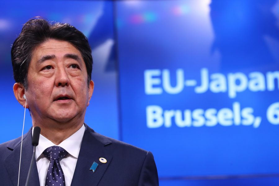 (170706) — BRUSSELS, July 6, 2017 () — Japanese Prime Minister Shinzo Abe
attends a press conference after the EU-Japan Summit in Brussels, Belgium, July
6, 2017. The European Union (EU) and Japanese leaders announced here on Thursday
that they have concluded the political agreement on reaching an EU-Japan free
trade deal. (/Gong Bing) (hy)

Reporters / Photoshot