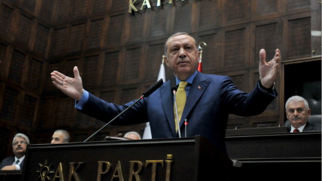 Erdogan in Ankara tijdens een partijcongres van de AKP (mei 2017)