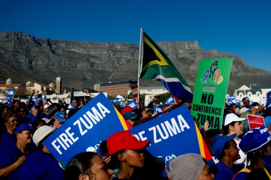 Leden van de oppositie en burgerbewegingen eisen het ontslag van president Zuma,
8 augustus 2017.