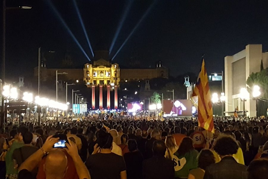 De slotmeeting voor het onafhankelijkheidsreferendum in Barcelona.