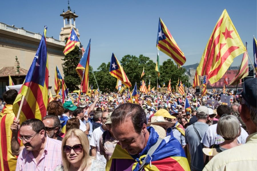 Catalanen eisen zelfbeschikkingsrecht op via referendum.