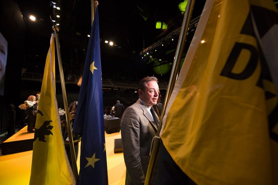 Bart De Wever op het congres dat de regeringsdeelname goedkeurde