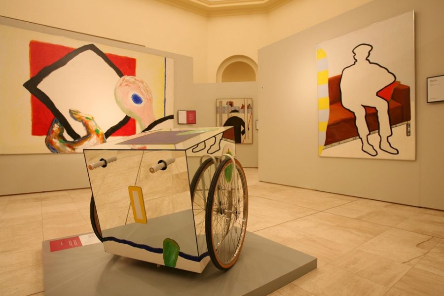 Op de tentoonstelling ‘de schilder spreekt hemel en aarde’ van Roger Raveel
kreeg het karretje een prominente plaats.