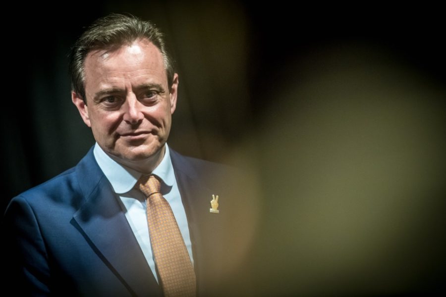 Bart De Wever: kiezen tussen massamigratie of behoud sociale zekerheid.