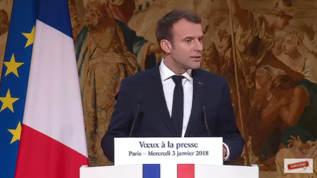Macron spreekt de bevriende pers toe