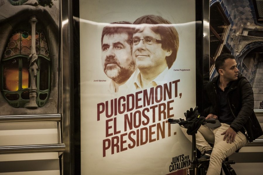 Of het echt zo zal zijn dat Puigdemont opnieuw president wordt, dat is
afwachten… en schaken.