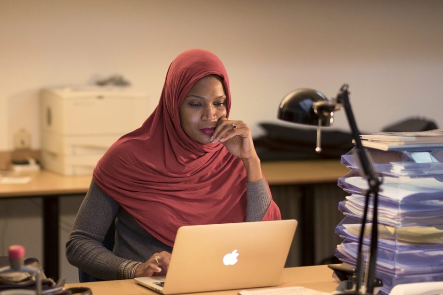 In Denemarken stellen de sociaaldemocraten voor om moslimvrouwen te verplichten
om te werken, om hen uit hun isolement te halen.