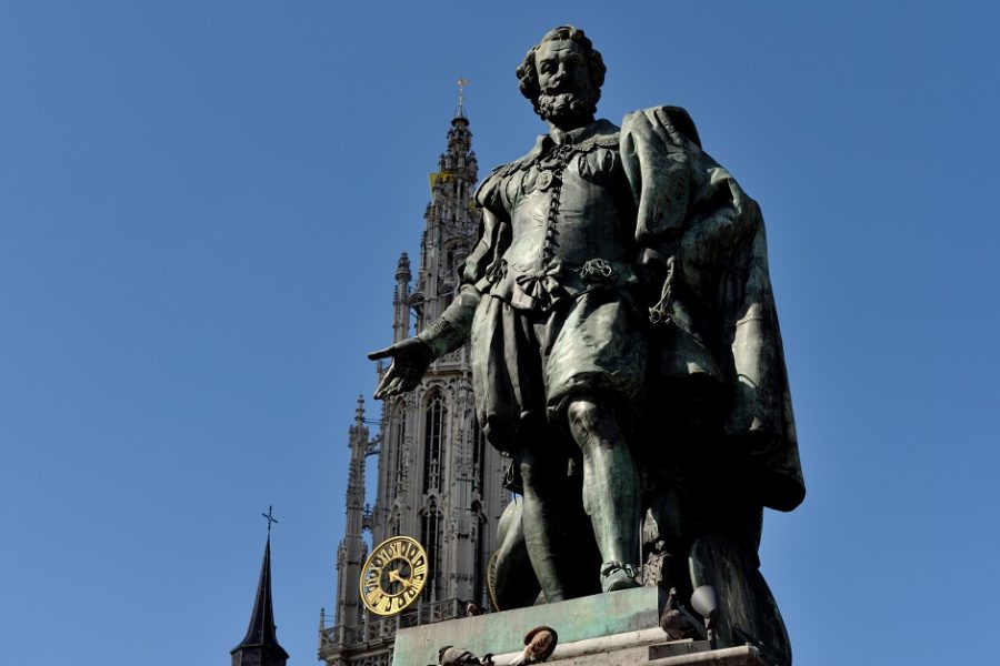Rubens staat centraal op de Groenplaats in Antwerpen, en in velen in het
geheugen in Vlaanderen…. Dat had hij zelf zeker nooit verwacht.