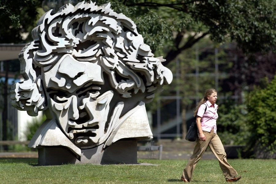 In Bonn staat dit beeld van Ludwig van Beethoven door de Duitse kunstenaar Klaus
Kammerichs.