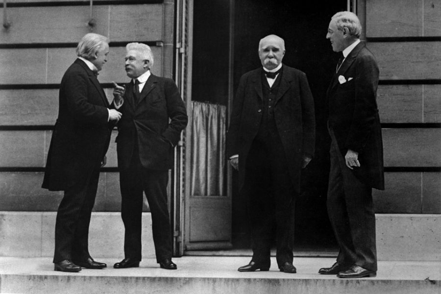 De vier geallieerde staatshoofden in Parijs (1919): Lloyd George, Signor
Orlando, Georges Clemenceau en Woodrow Wilson.