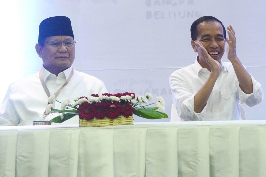 Presidentskandidaten Prabowo Subianto (l) en Joko Widodo (r)