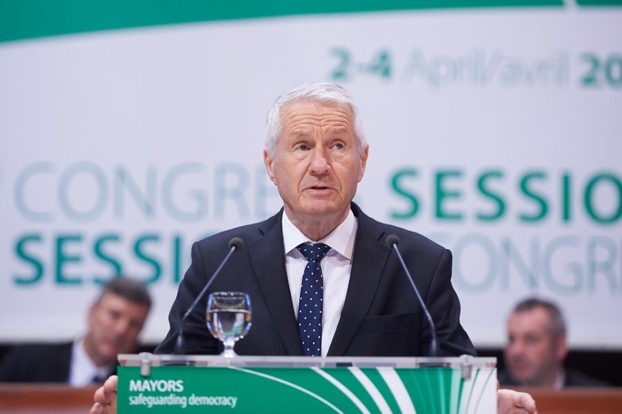 Thorbjørn Jagland bij zijn toespraak tot het Congres van Lokale overheden. ‘er
zal bespaard moeten worden’.