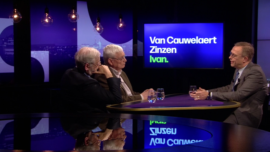 Zinzen en Van Cauwelaert tijdens de verkiezingsberichtgeving van VRT