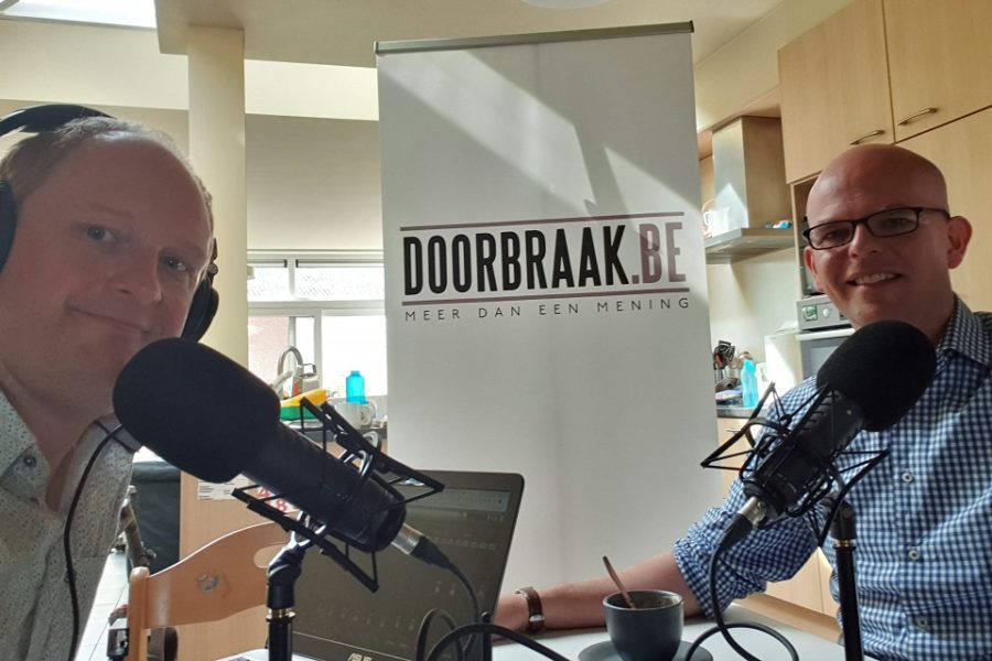 Pieter Bauwens en Harry De Paepe bij de opname van Doorbraak Radio over de
Brexit.