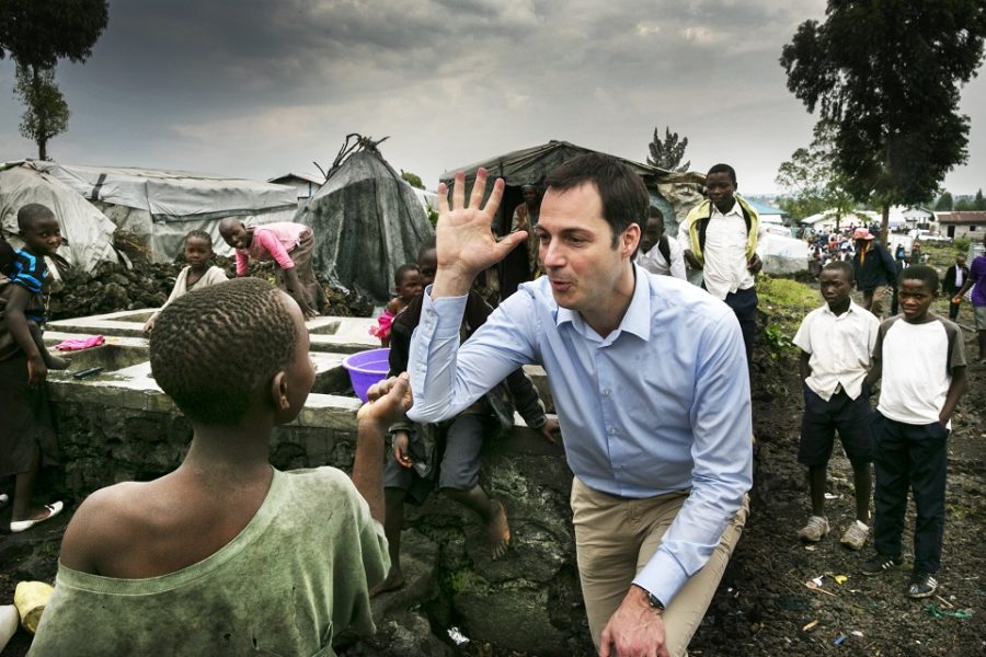 Alexander De Croo brengt een bezoek aan een vluchtelingenkamp in Goma.