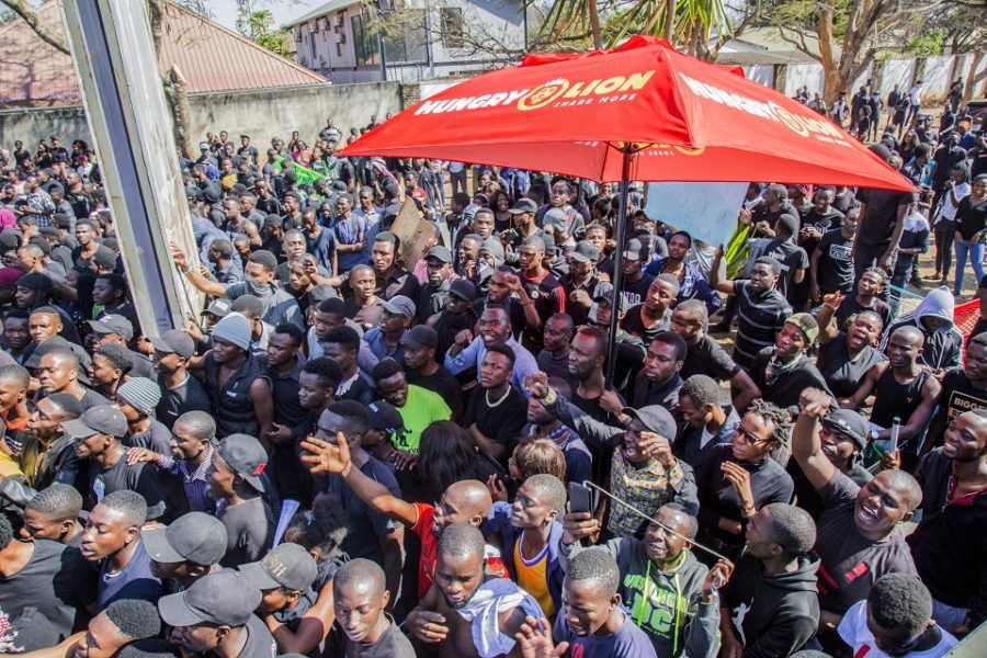 Studentenprotest aan de Zuid-Afrikaanse ambassade in Zambia naar aanleiding van
het xenofobe geweld in Zuid-Afrika