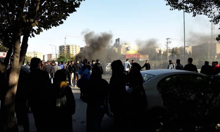 Iraanse betogers in Isfahan in november 2019
