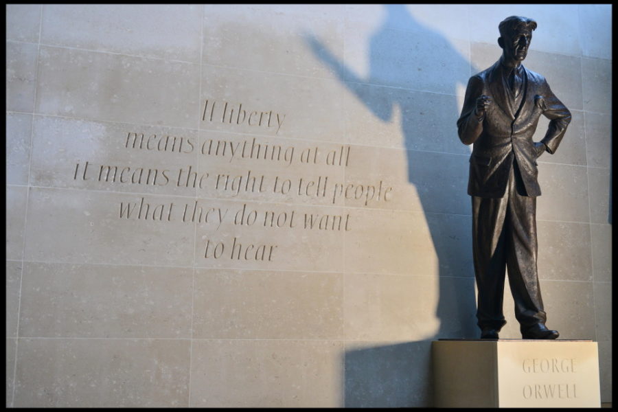 Standbeeld George Orwell – vader van het begrip ‘newspeak’