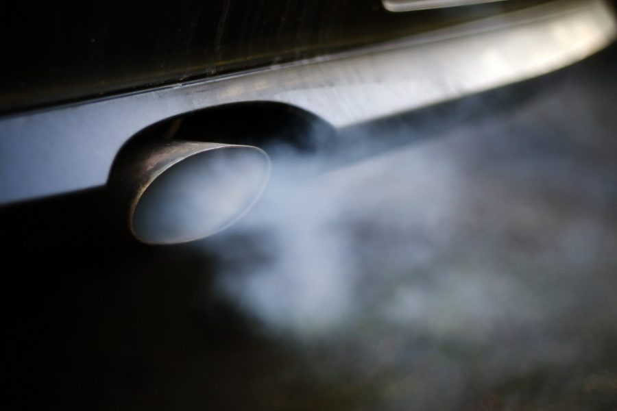 De vervuilende auto wordt uit het stedelijke paradijs van de Lage-Emissiezone
weggezonden.
