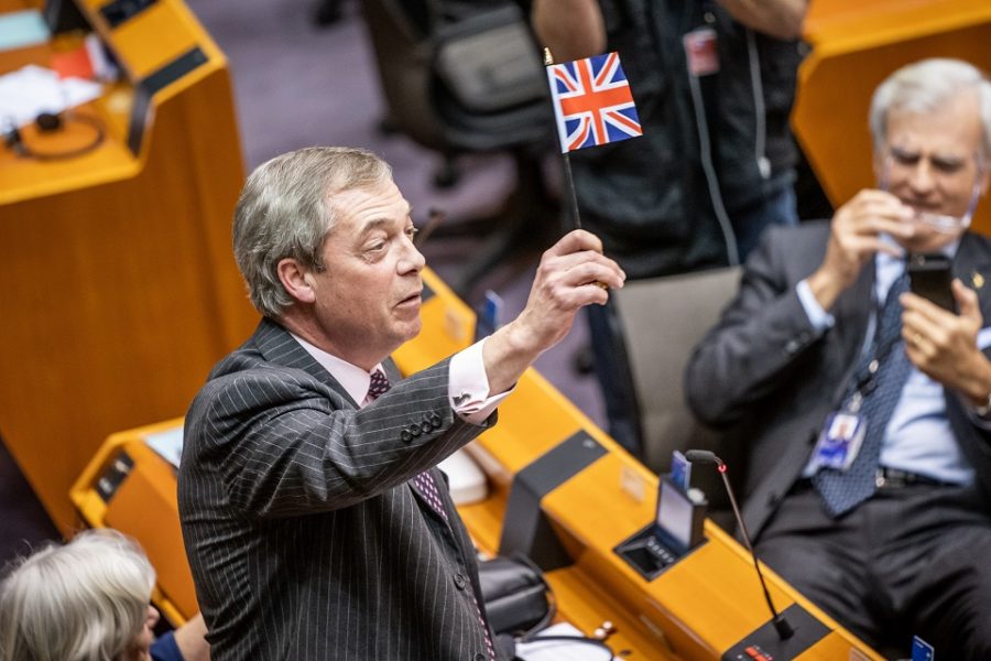 De laatste provocatie van Nigel Farage in het Europees Parlement
