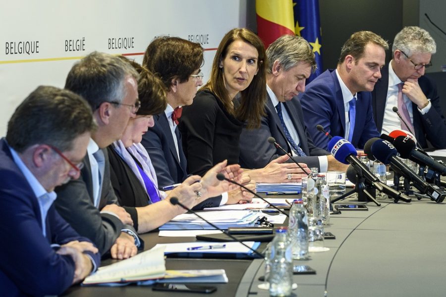 De persconferentie na de veiligheidsraad, hopelijk niet de voorafspiegeling van
het nieuwe België.