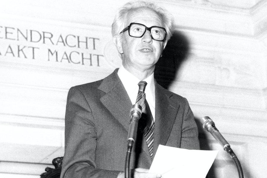 Maurits Coppieters, verkozen tot voorzitter van de Nederlandse Cultuurraad (14
juni 1977).