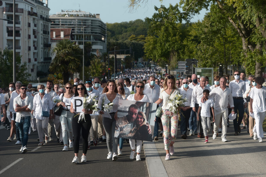Witte mars in Bayonne