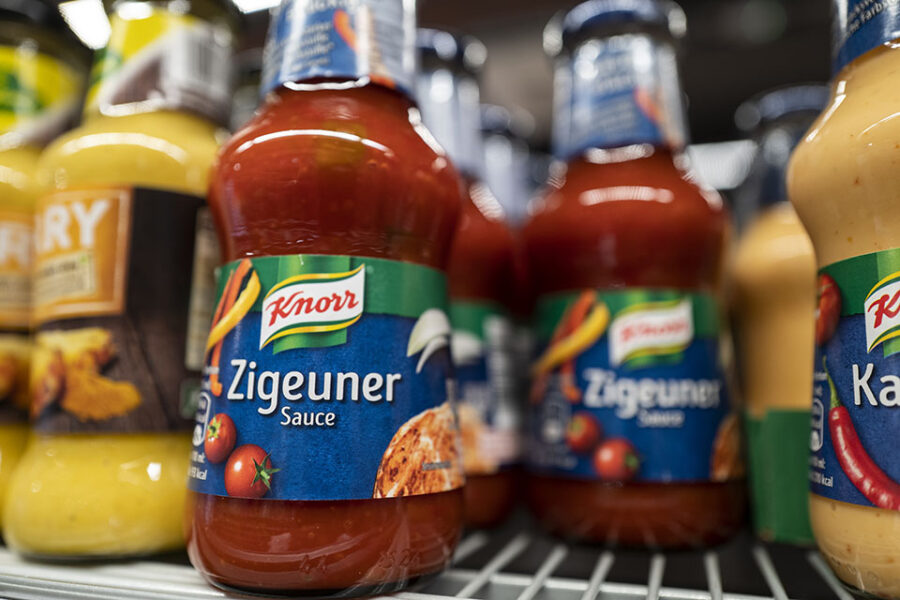 In Duitsland willen na Unilever ook Rewe, Kühne, Homann en Werder hun
‘Zigeunersauce’ een – politiek correcte – nieuwe naam geven.