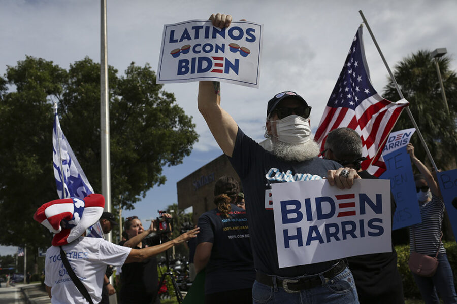 De presidentskandidaat voor de Democraten, Joe Biden, doet het voorlopig
ontzettend slecht onder de latino-kiezers. Als hij dat niet kan veranderen, zal
kan hem dat in november wel eens zuur opbreken.