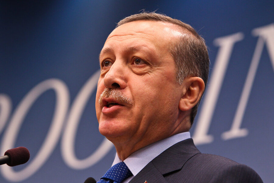 Erdoğan lijdt aan de ziekte van alle overjaarse despoten: hij, en hij alleen,
heeft het juiste inzicht in de wereldproblemen.