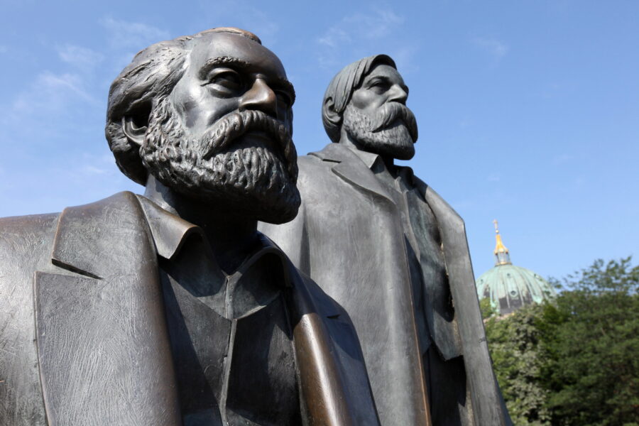 Monument voor Marx en Engels in Berlijn