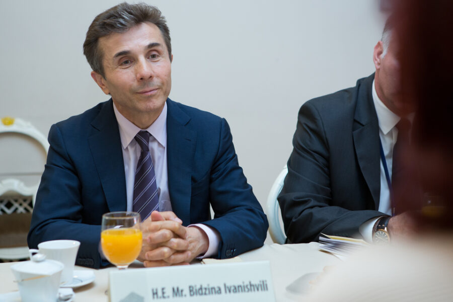 De rijkste Georgiër en winnaar van ’s lands parlementsverkiezingen, Bidzina
Ivanishvili, op een foto uit 2013. Ivanishvili heeft zijn fortuin in Rusland
gemaakt en ligt onder vuur van de oppositie omdat hij pro-Russisch zou zijn.
