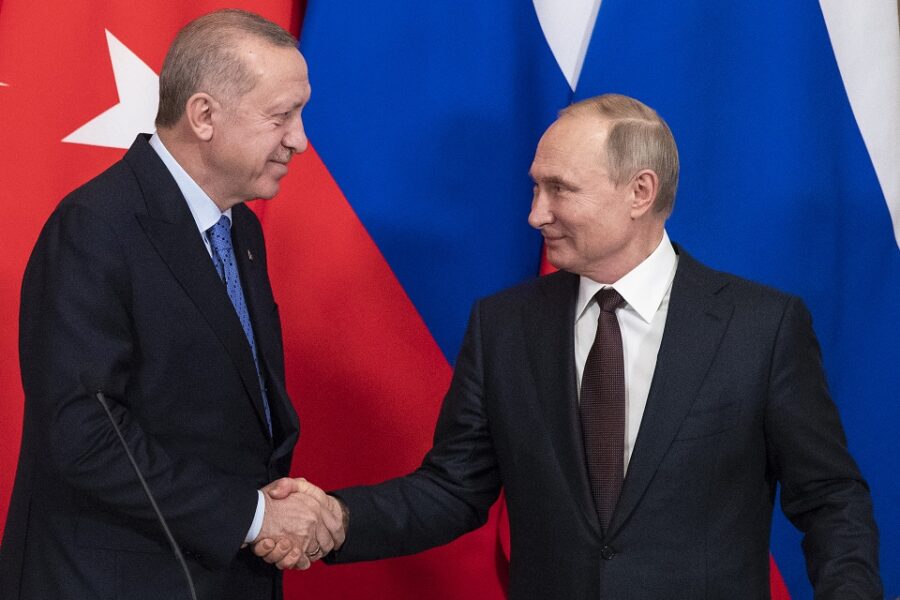 Regionale grootmachten Turkije en Rusland zitten in een vreemde dynamiek van
confrontatie en samenwerking in de Kaukasus en het Midden-Oosten.