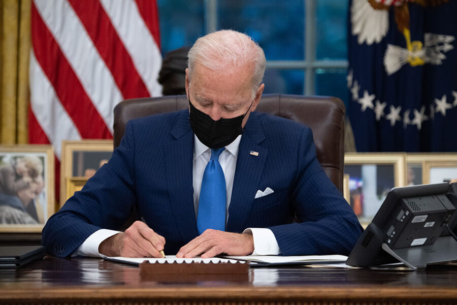 Joe Biden ondertekent een executive order