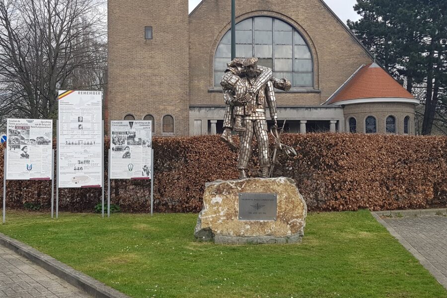 Een monument voor de paracommando’s in Sint-Lambrechts-Woluwe.
