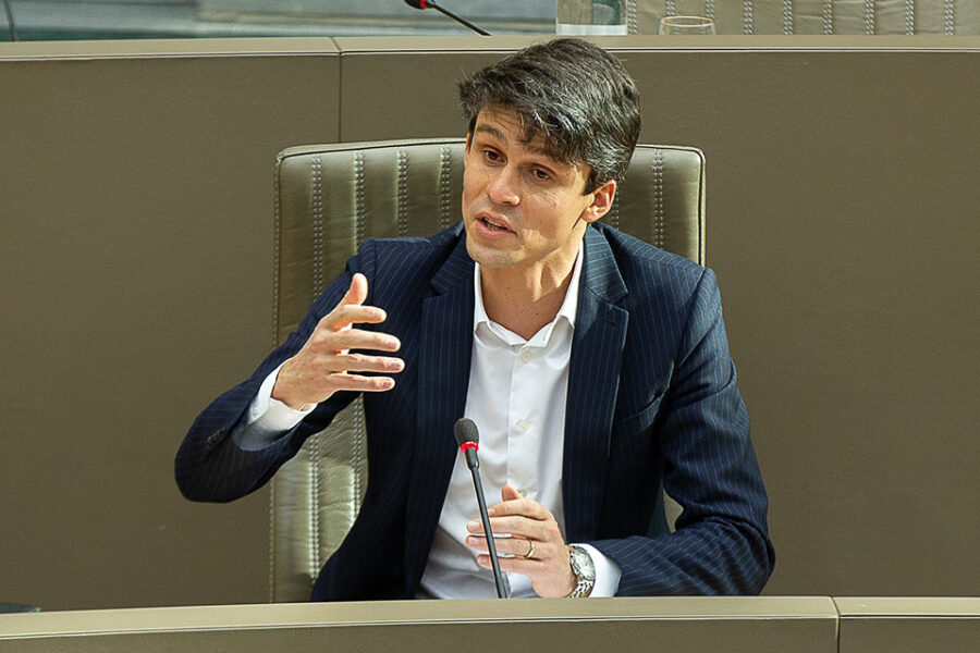 Benjamin Dalle verdedigt het Vlaamse mediabeleid