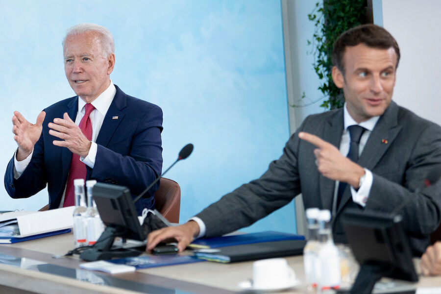 Macron en Biden op de G7-top begin juni.