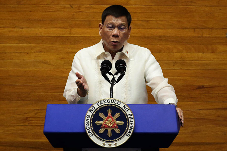 De Verenigde Staten en de Filipijnen hervatten hun gezamenlijke
defensieprojecten nadat de Filipijnen hadden ingestemd met een militair pact.
President Rodrigo Duterte (foto) dreigde dat eerder nog te schrappen.