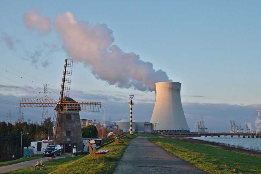 Of we nu kiezen voor een kerncentrale of een windmolen, de collectieve
klimaatneurose blijft een gevaar.