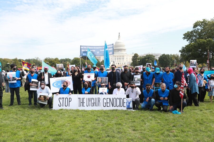 Protest in Washington tegen de Chinese behandeling van Oeigoeren, dringt nu ook
door in de EU handelspolitiek.