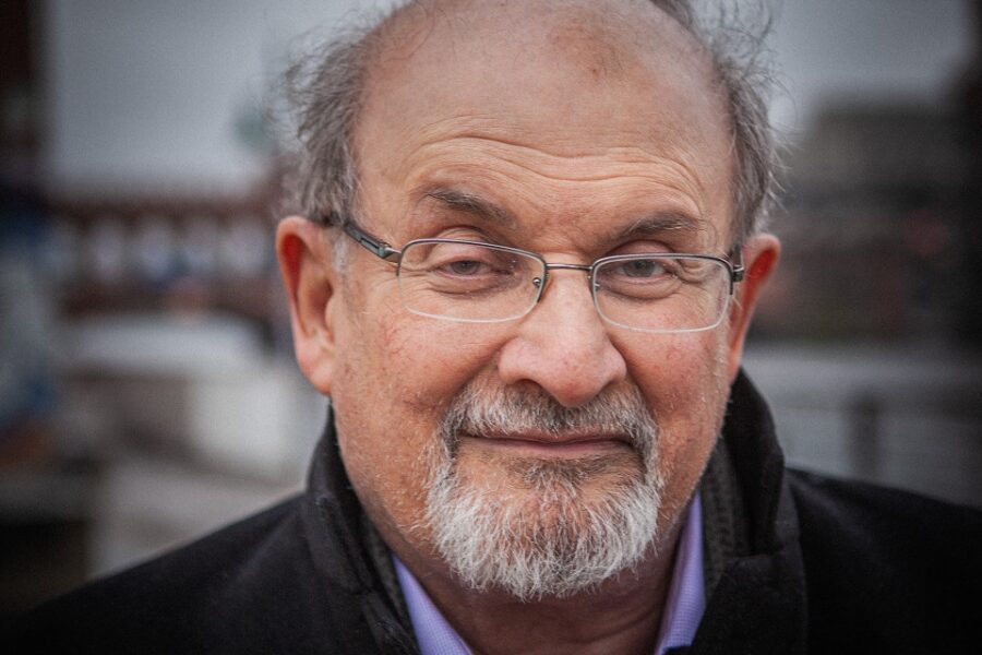 Salman Rushdie is de gedoodverfde laureaat voor 2022.