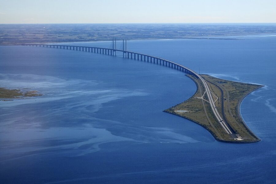 De ‘Sontbrug’ tussen Kopenhagen en Malmö, grens tussen Denemarken en Zweden.