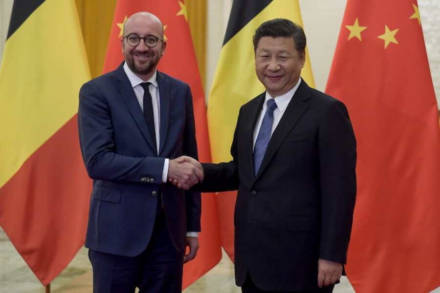 Charles Michel en Xi Jingping (hier in 2016 toen Michel premier van België was.)
