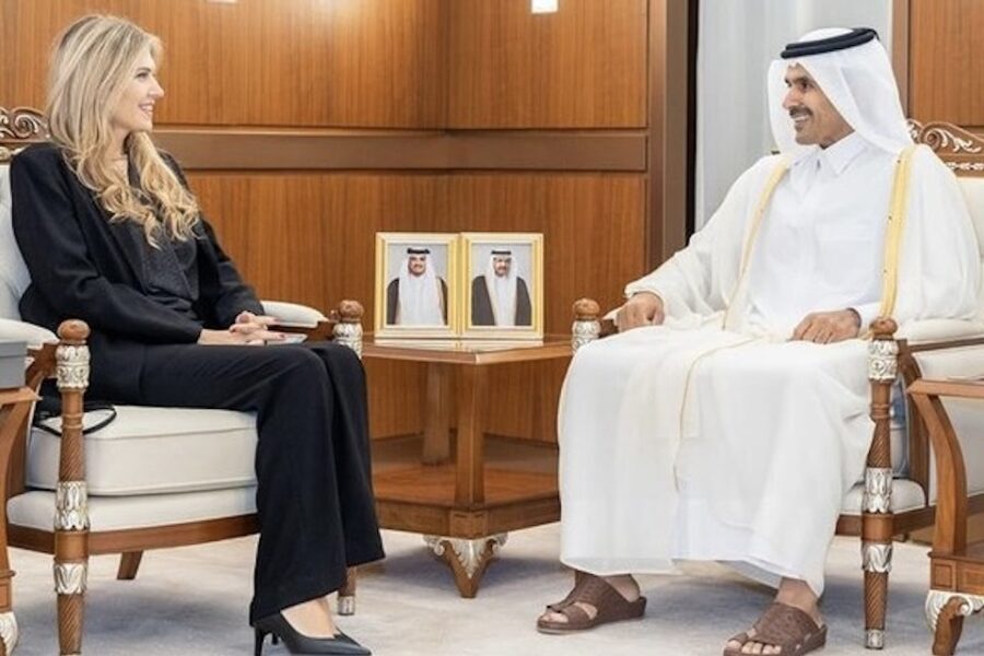 Eva Kaili op visite bij Saad bin Sherida Al Kaabi, Qatarees minister van energie