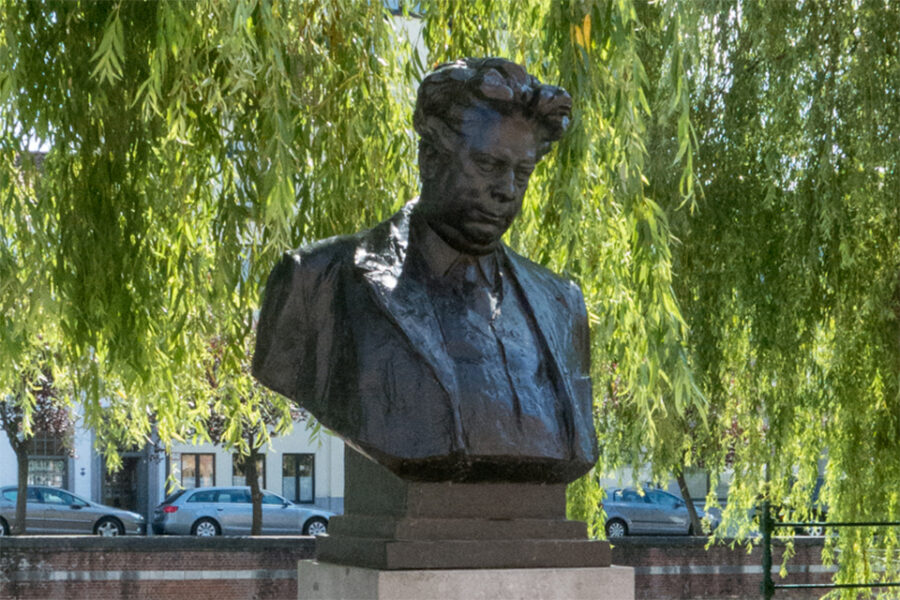 Bronzen buste van Felix Timmermans in Lier.