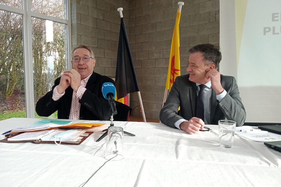 Burgemeester Christian Glaude (links) van Bertogne en zijn ambtsgenoot Benoit
Lutgen van Bastogne willen tot een fusie komen.