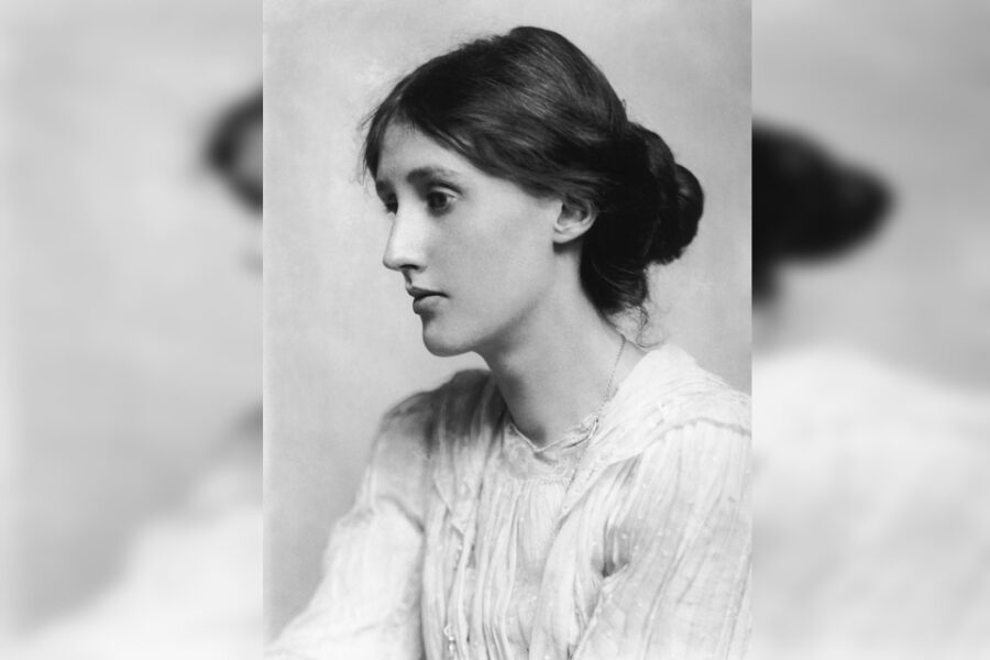 Virginia Woolf in 1902.