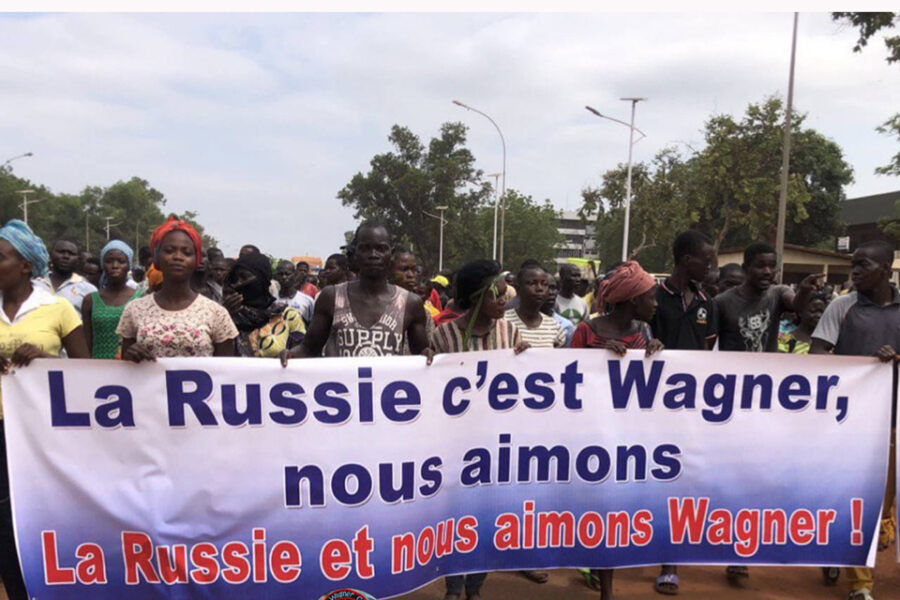 In de Centraal-Afrikaanse Republiek marcheerden demonstranten door de hoofdstad
Bangui.