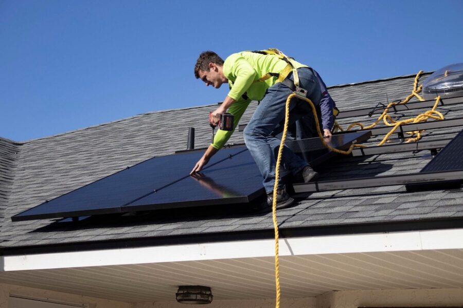 Bij renovatieprojecten door particulieren zijn zonnepanelen verplicht vanaf
2032.